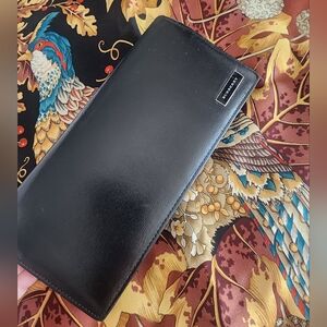 Burberry Black Leather Bifold Wallet ( Unisex )